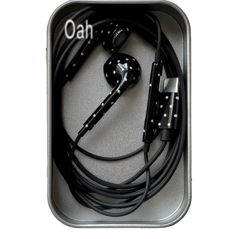 Oah Polka Dot Wired Earphones  - Headphones review and price
